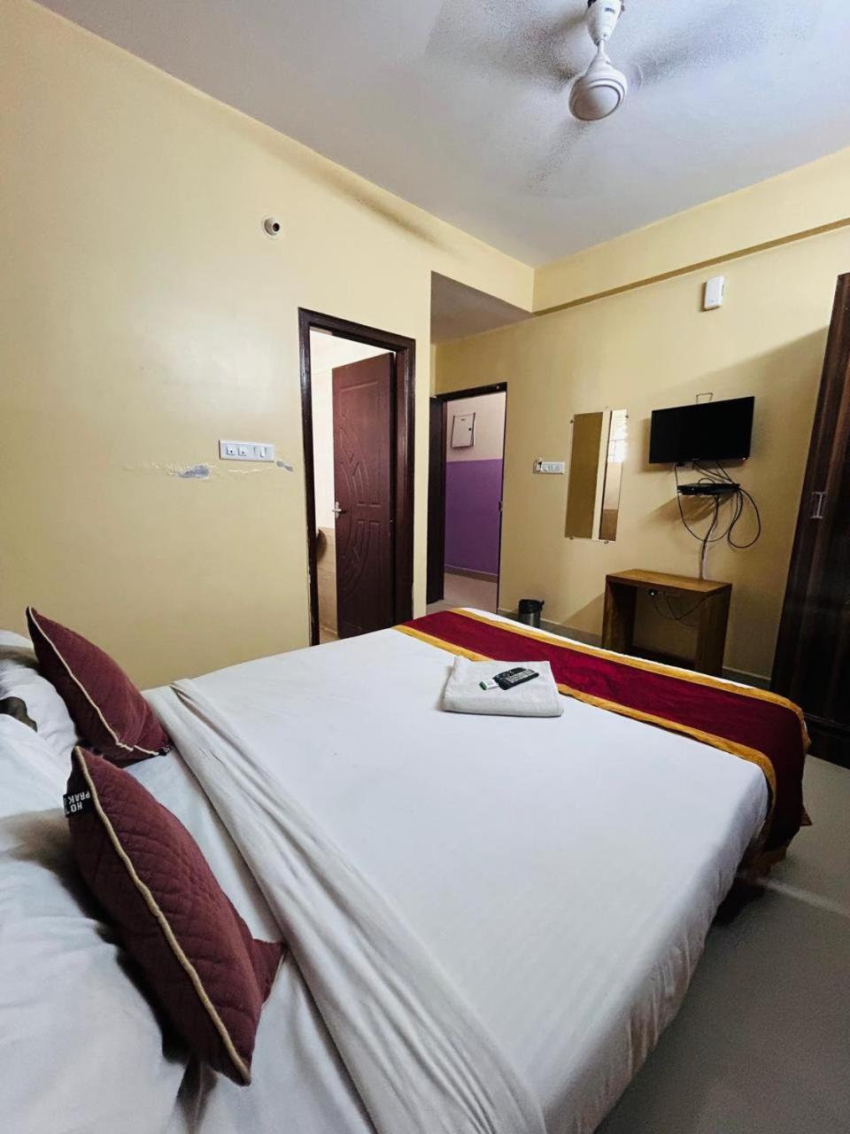 Hotel Prakrathi Residency Bangalore Exterior photo